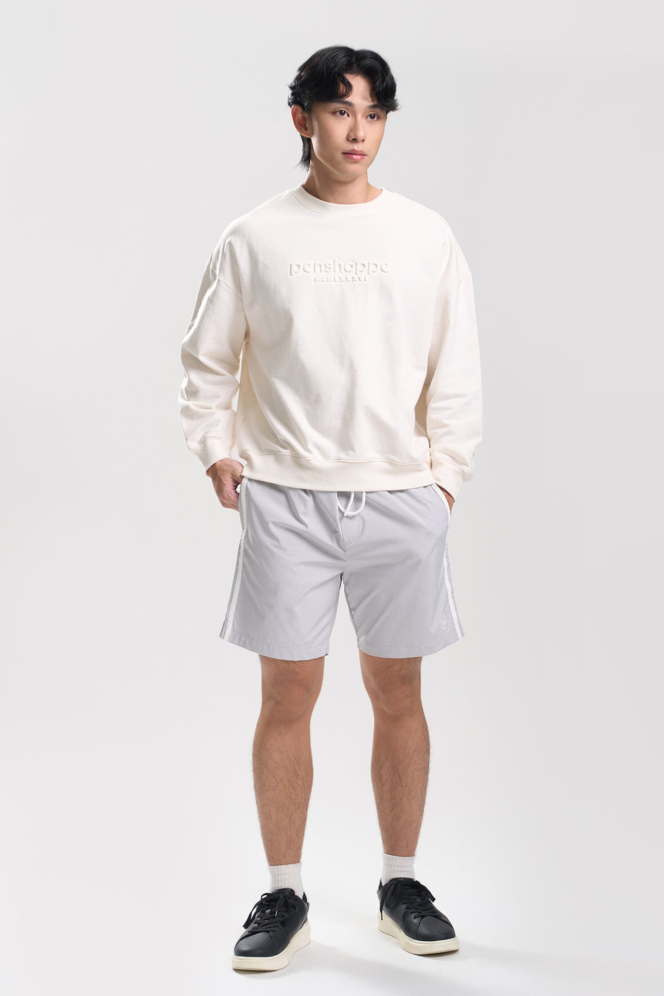 990083-Off White (1).jpg