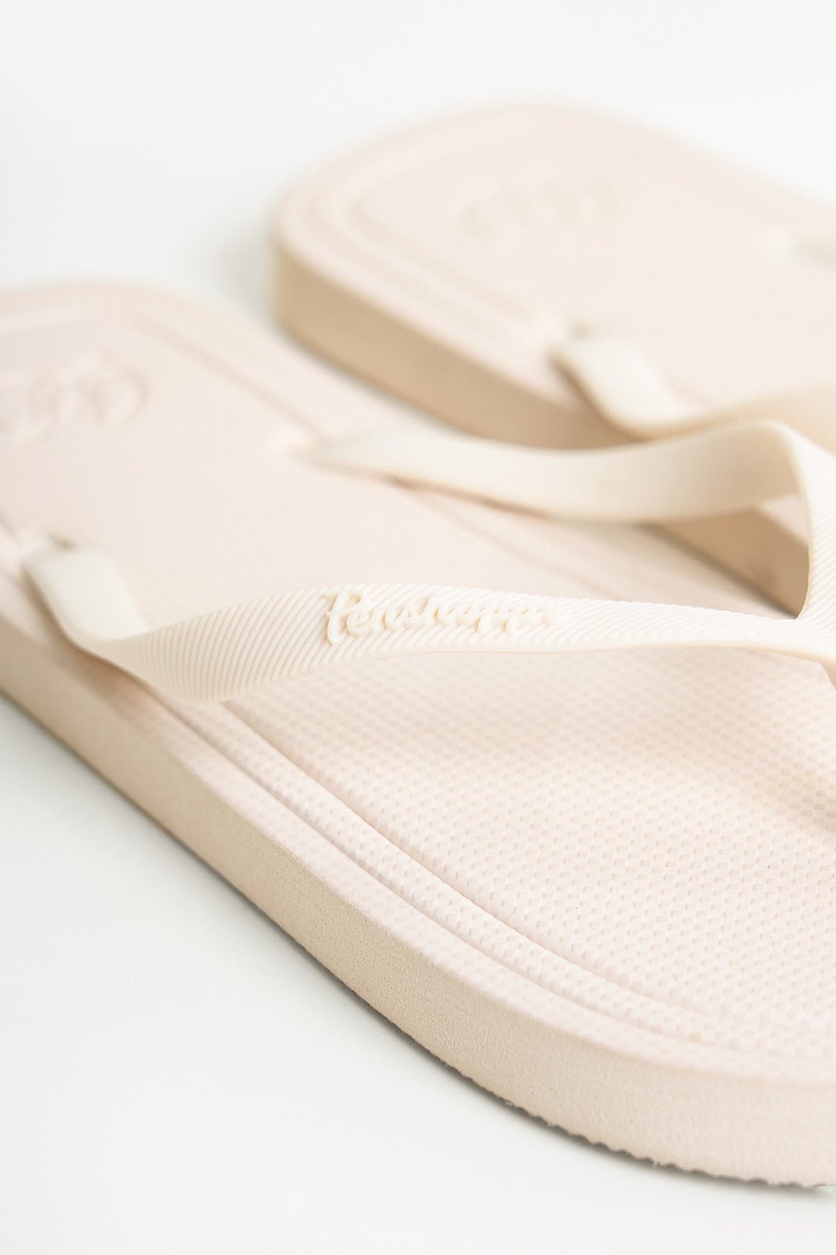 Women's Textured Flip Flops