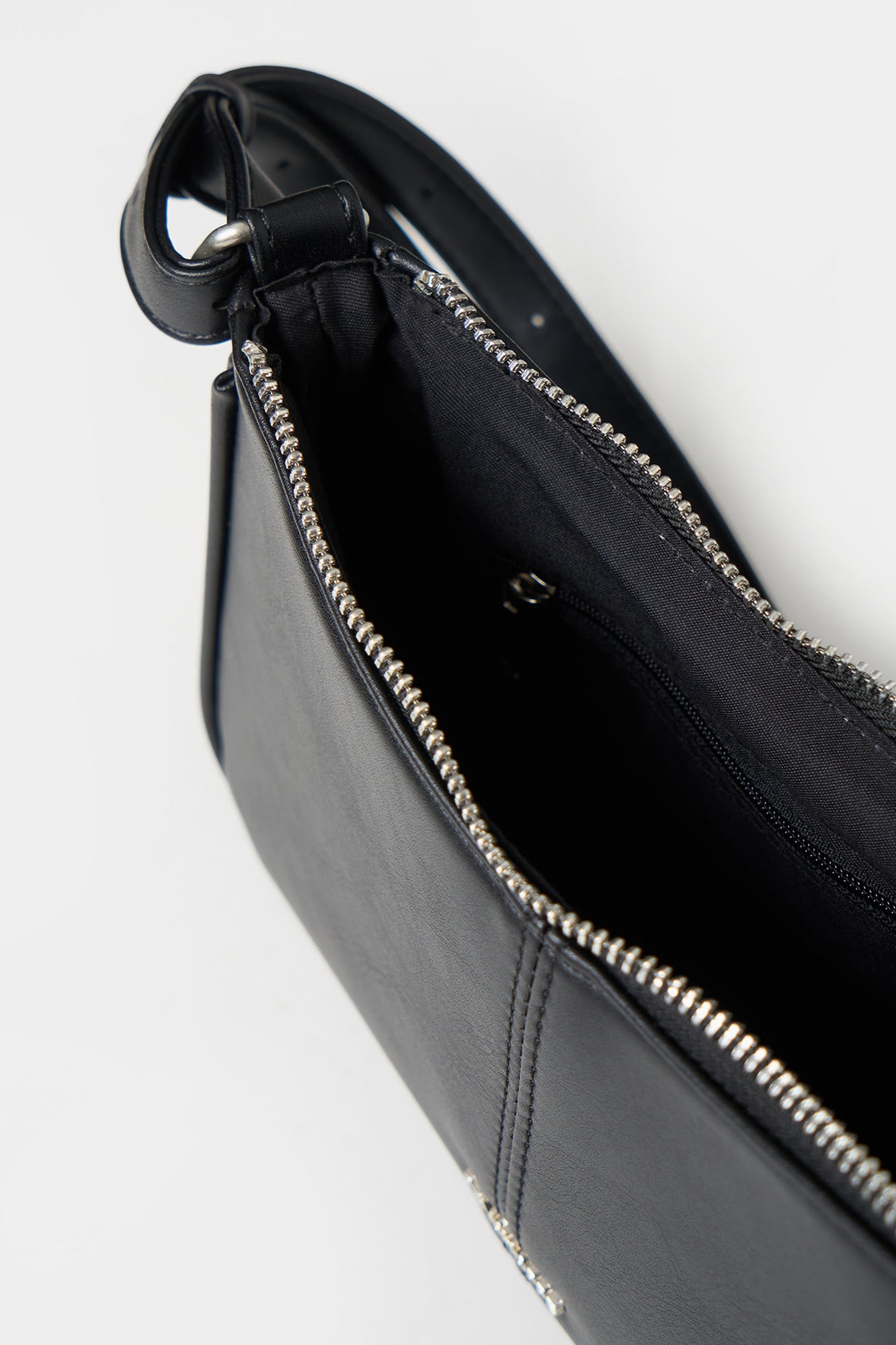 990495-Black (3).jpg