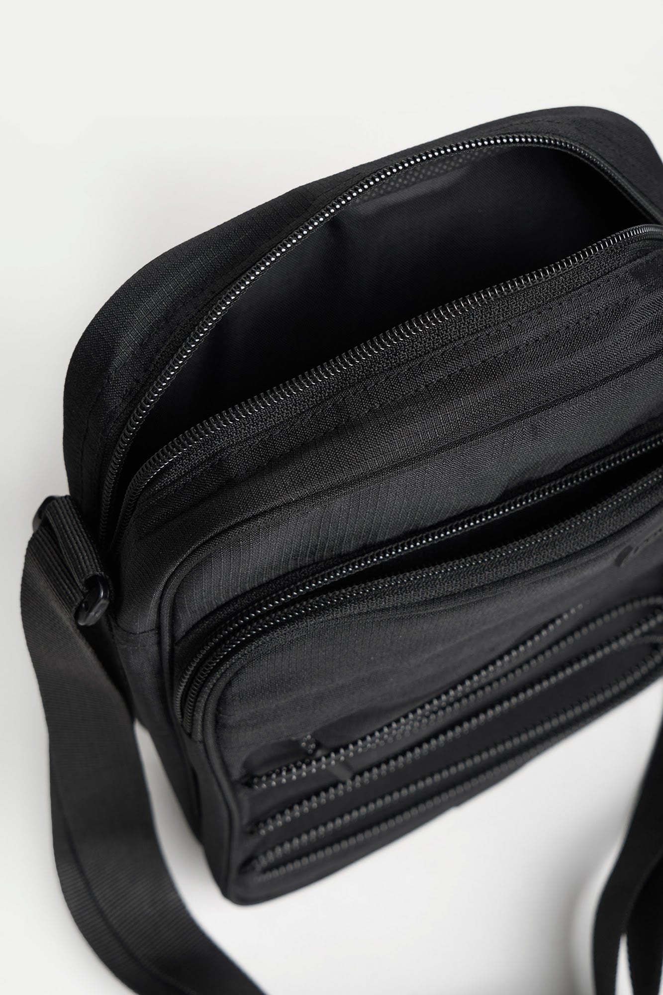 990553-Black (2).jpg