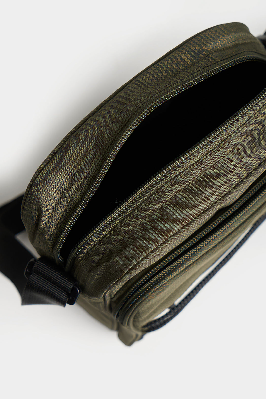 990553-Olive (4).jpg