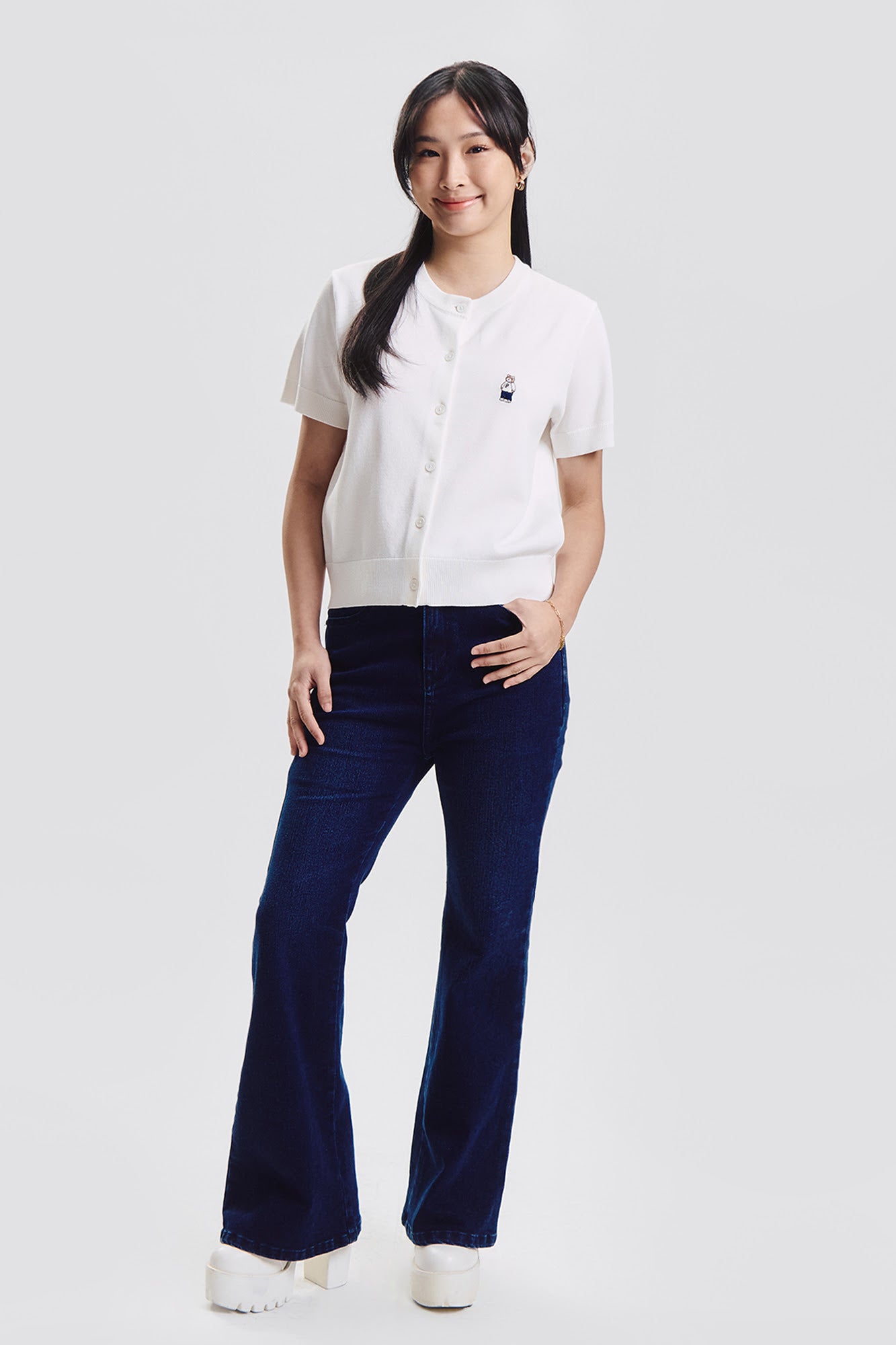 990872-Off White (1).jpg