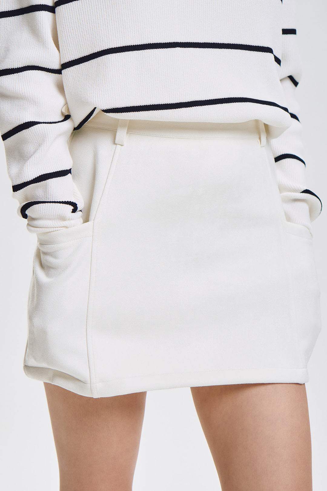 991021-Off White (2).jpg