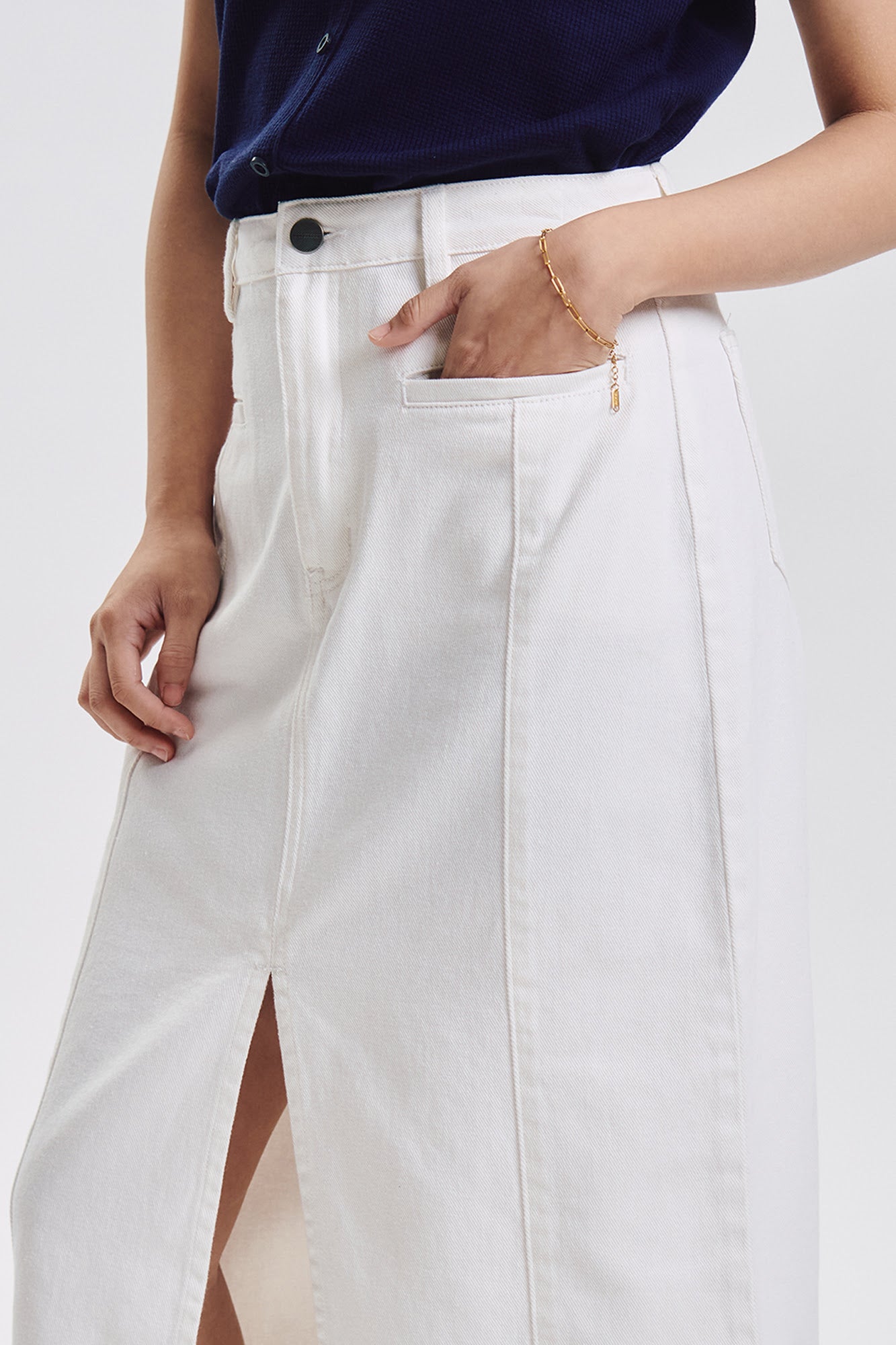 991099-White (2).jpg