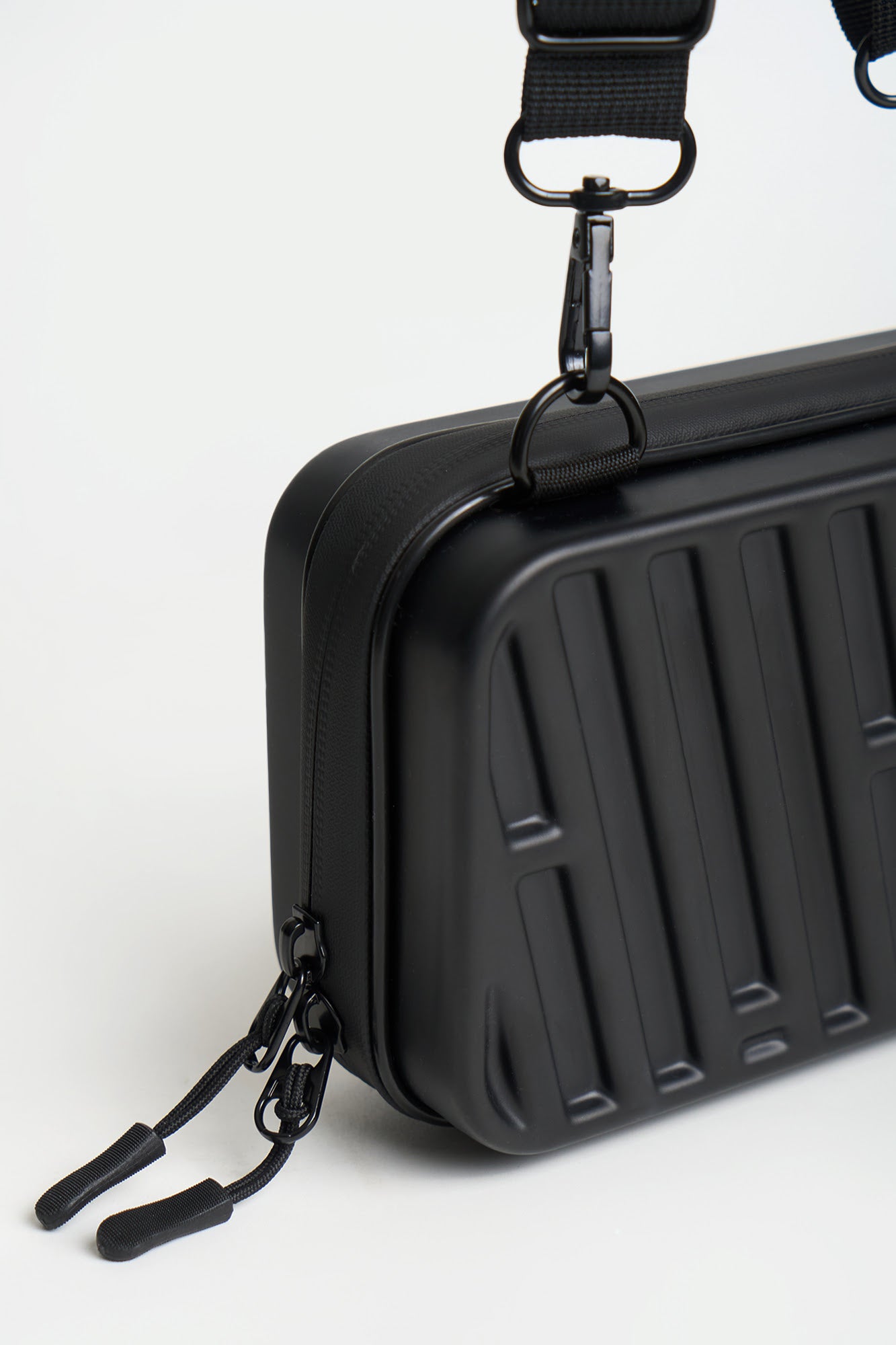 991651-Black (1).jpg