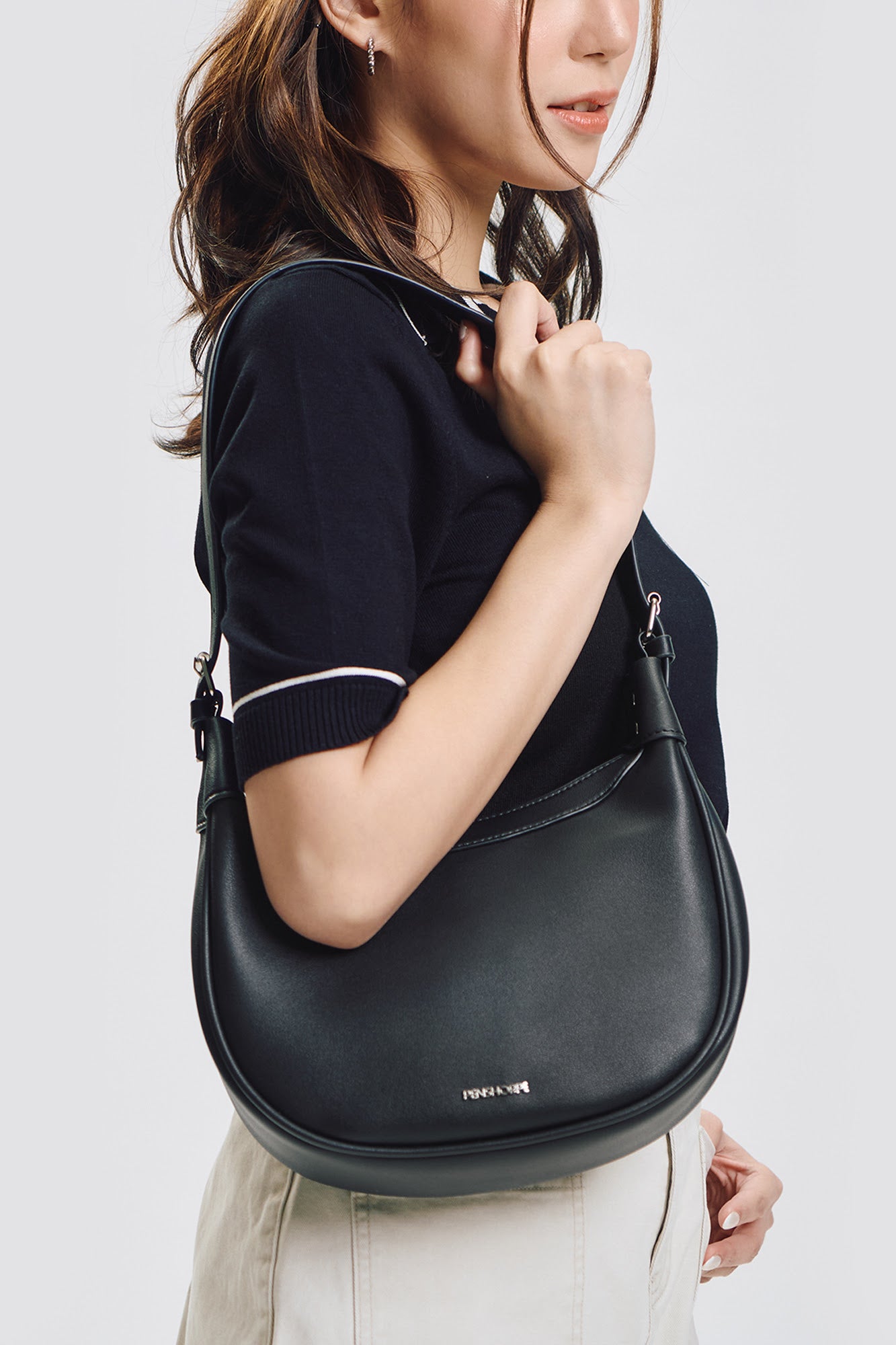 991936-Black (1).jpg