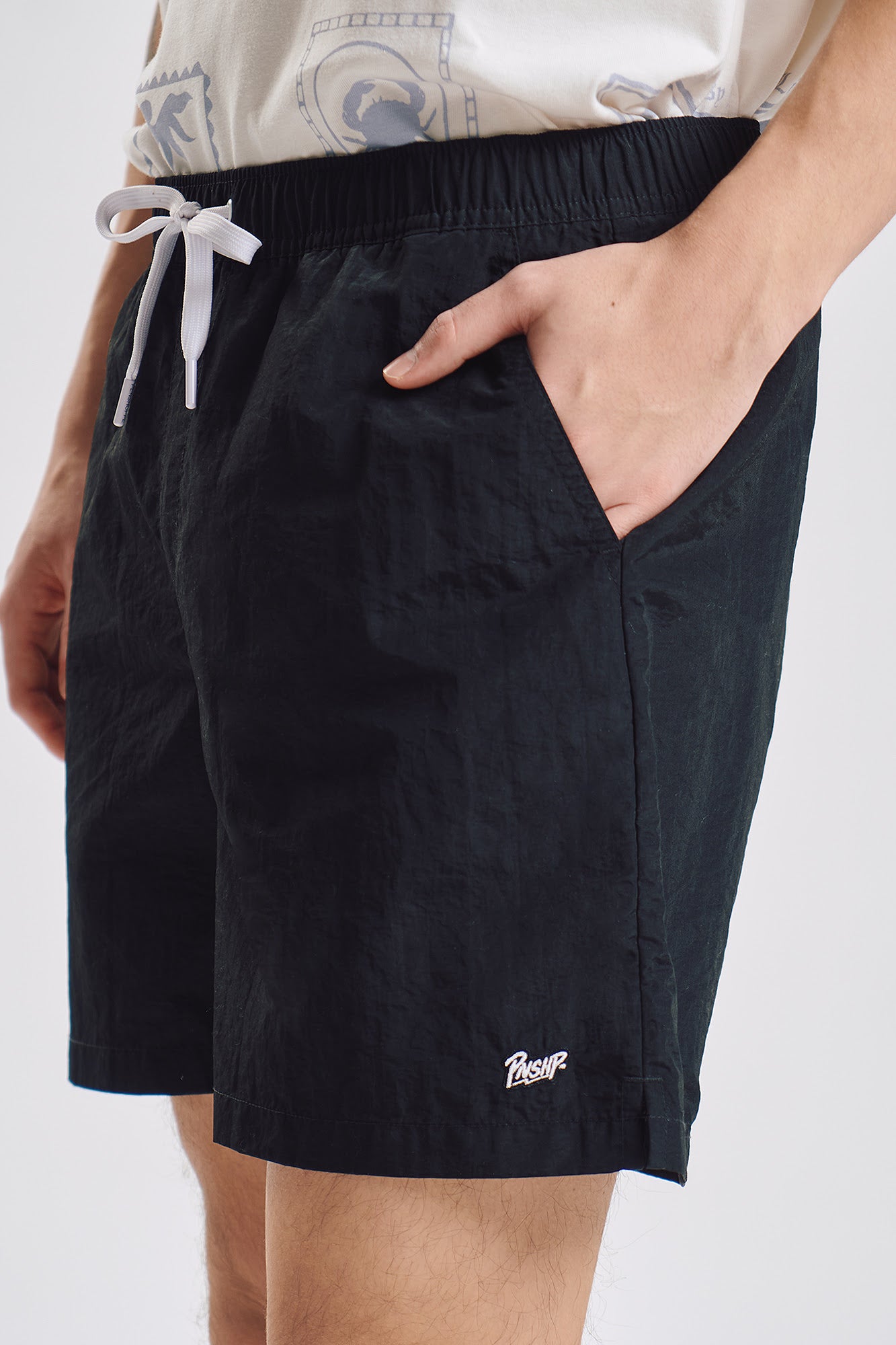 992056-Black (1).jpg