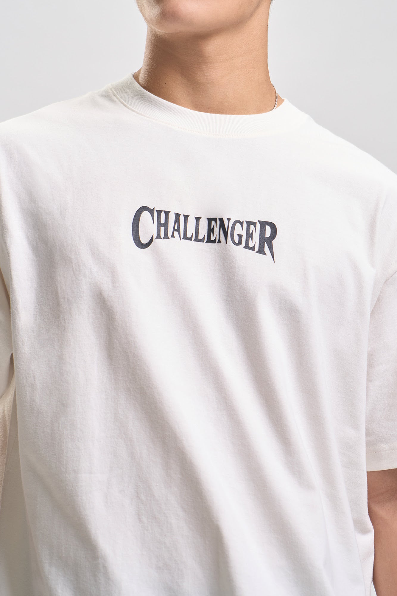 Challenger Relaxed Graphic T-Shirt – PENSHOPPE