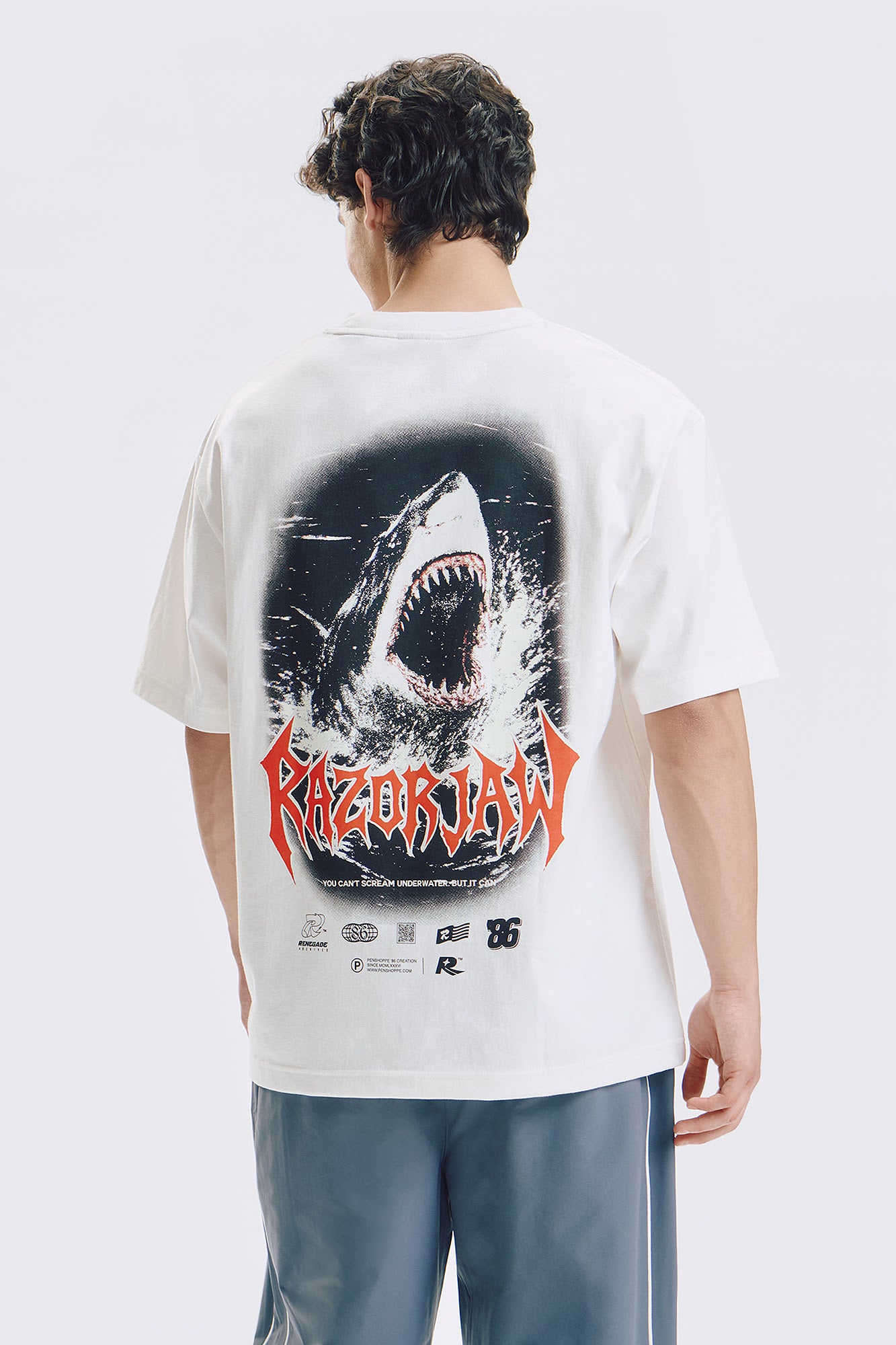 Razorjaw Relaxed Graphic T-Shirt – PENSHOPPE