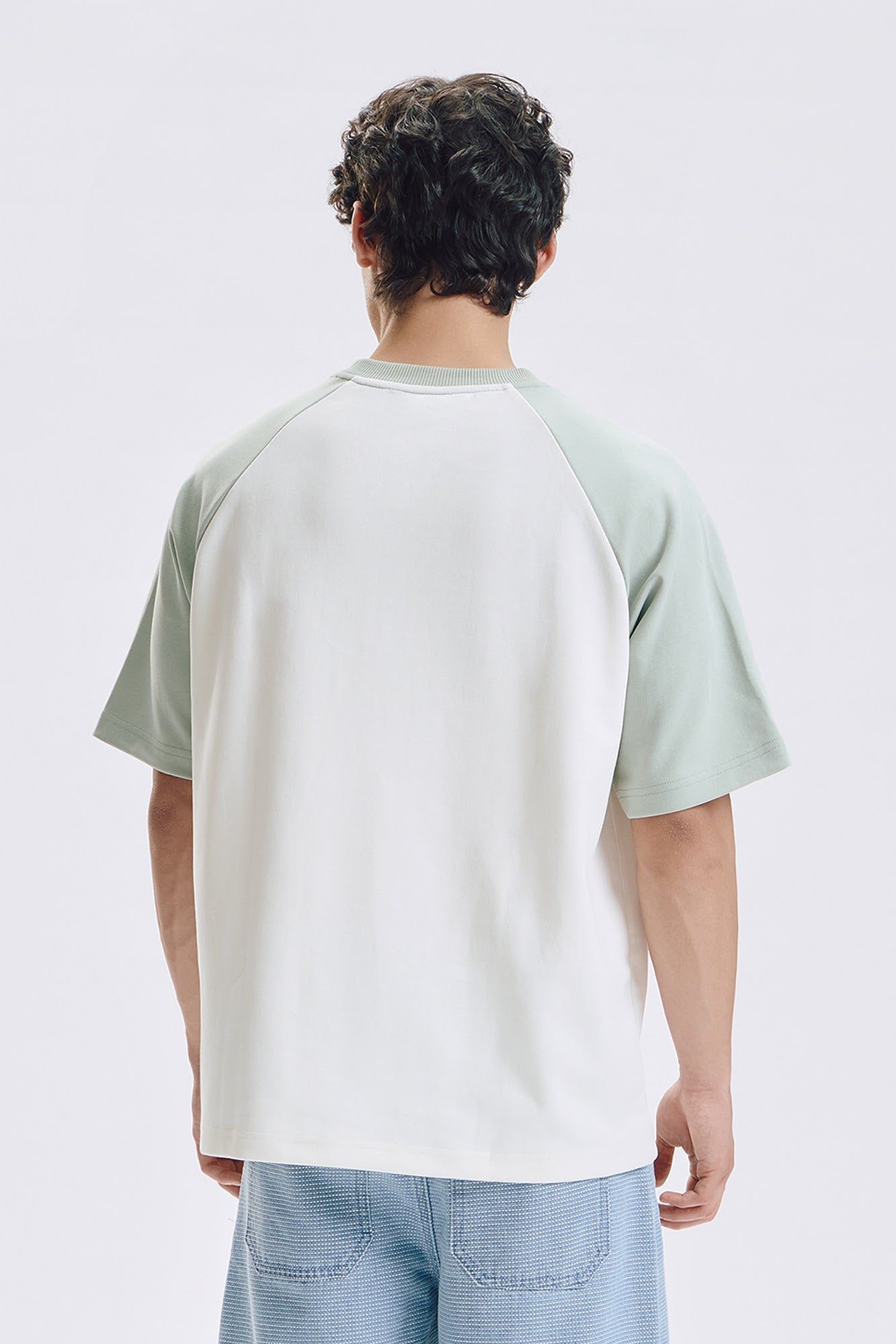 Penshoppe Relaxed Raglan T-Shirt