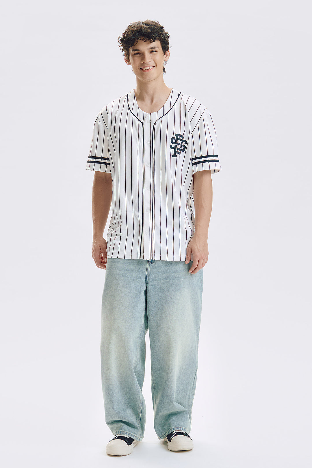 992895-Ivory (1).jpg