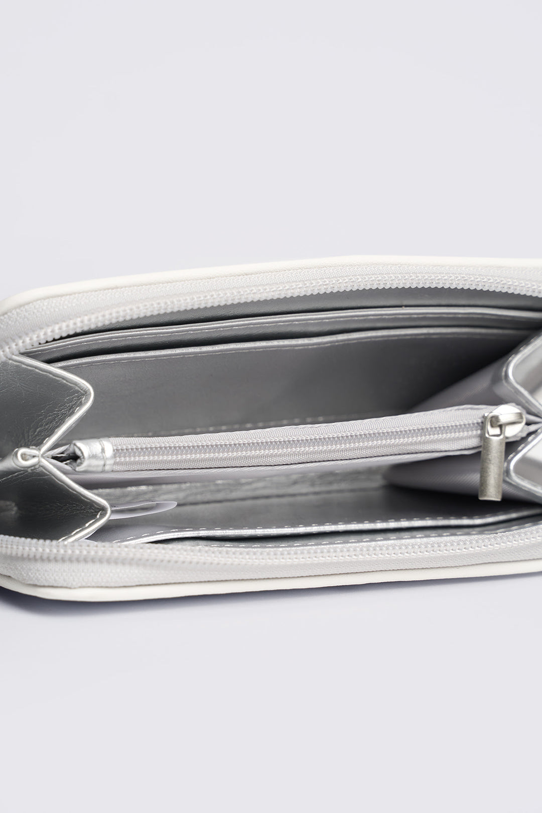 Women's Bi-Fold Zipper Leather Wallet