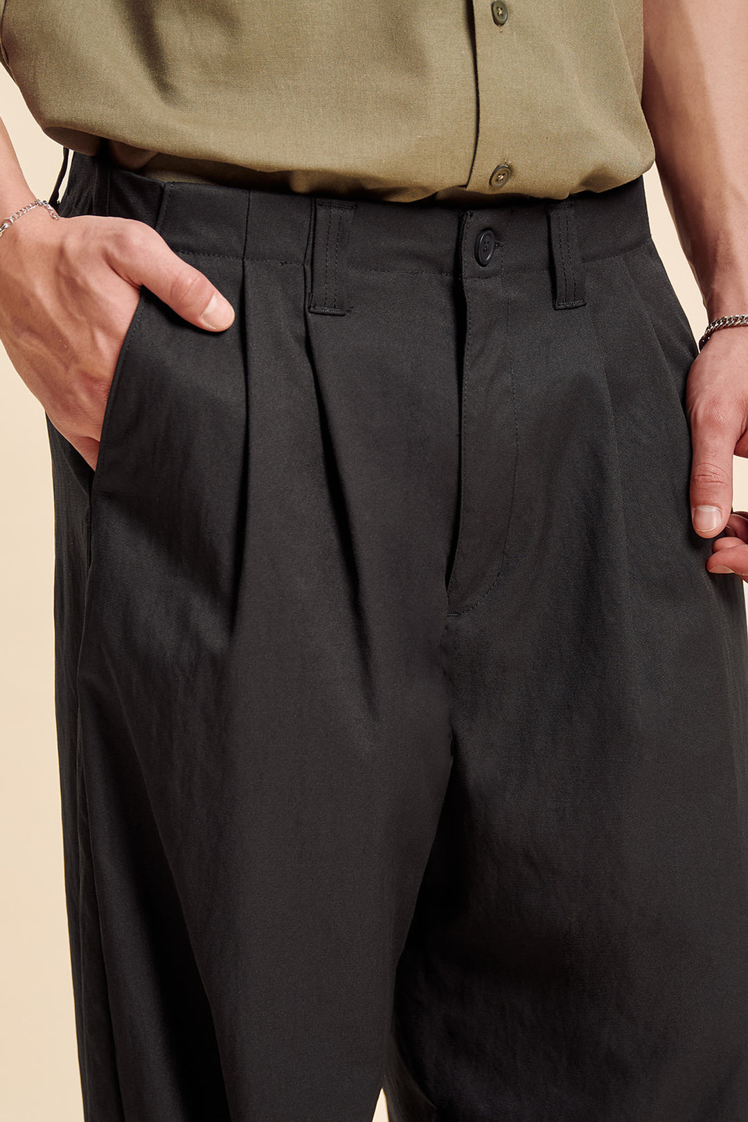 Dress Code Baggy Fit Pleated Pants