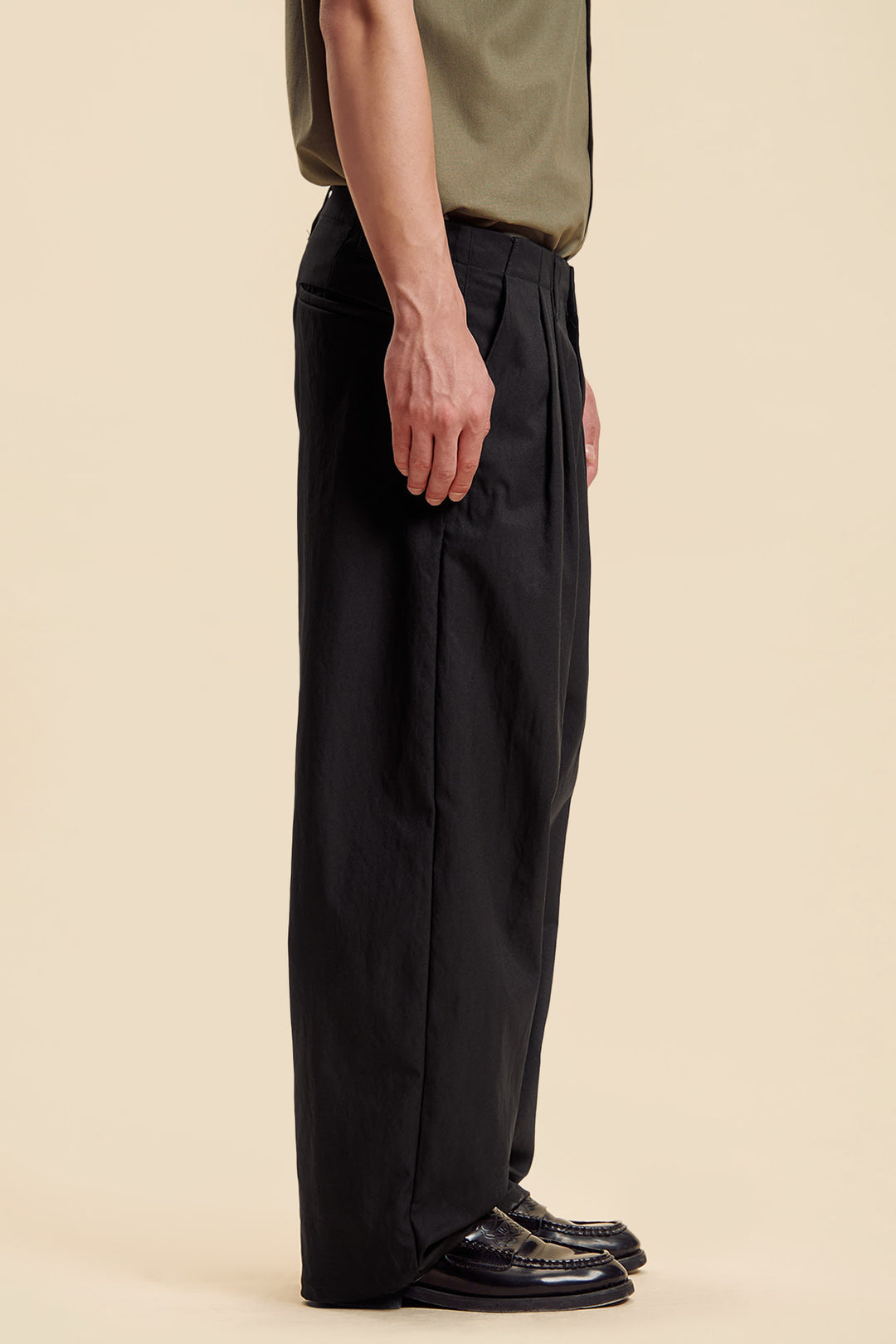 Dress Code Baggy Fit Pleated Pants