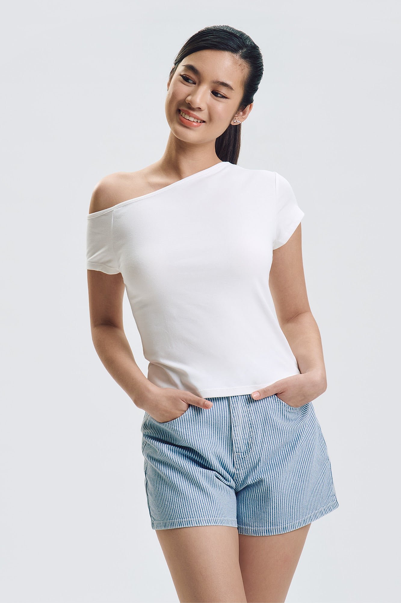 994149-Off White (3).jpg