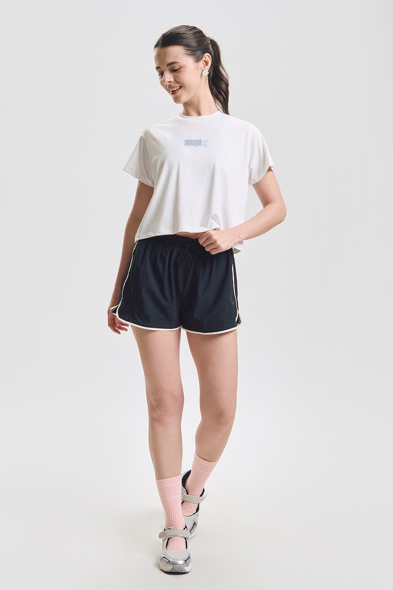 994313-Off White (1).jpg