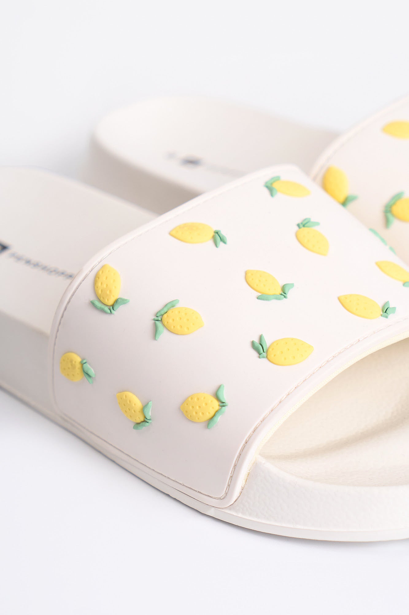 994607-Off White (4).jpg