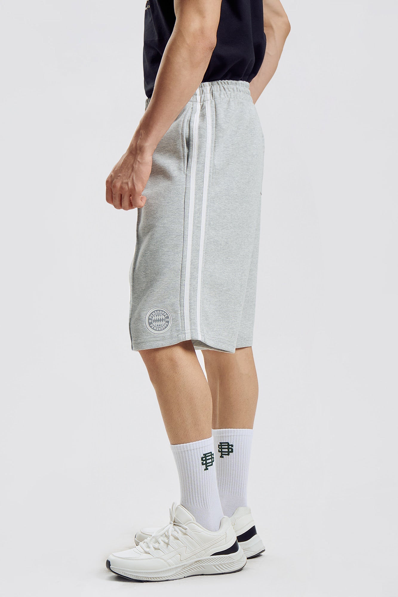 Baggy Fit Knit Shorts with Side Taping
