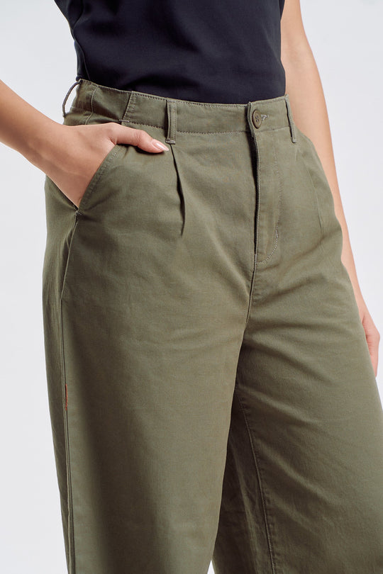 Wide Fit Pleated Pants