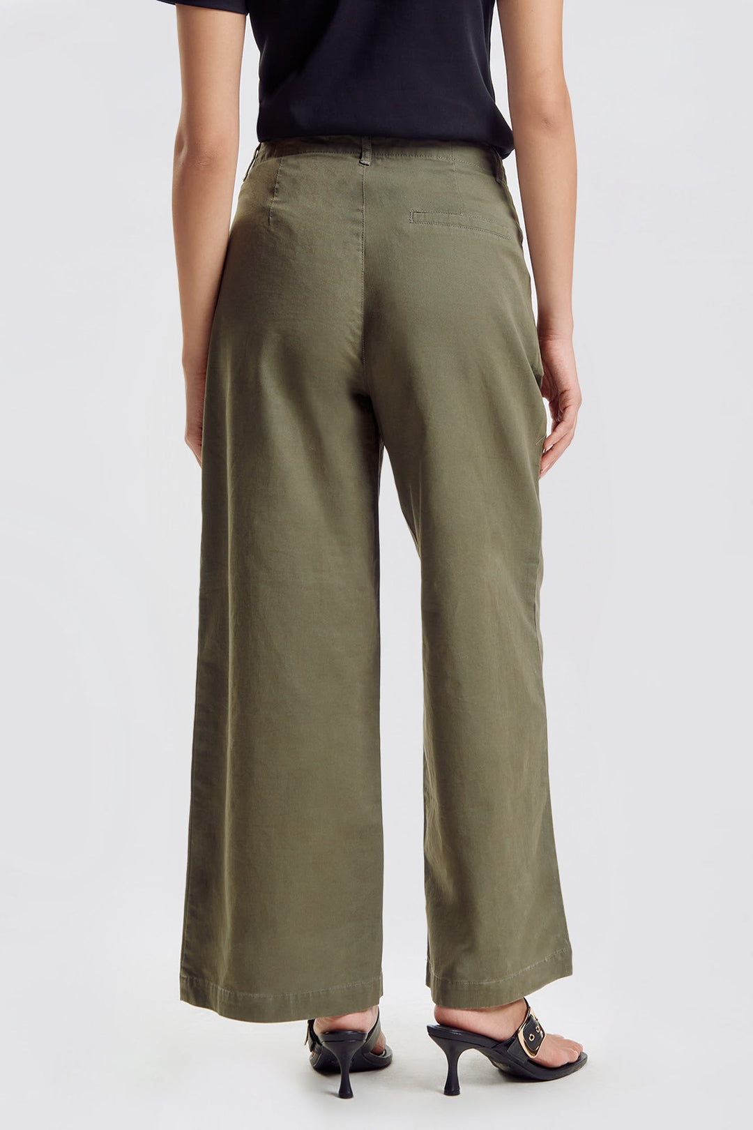Wide Fit Pleated Pants