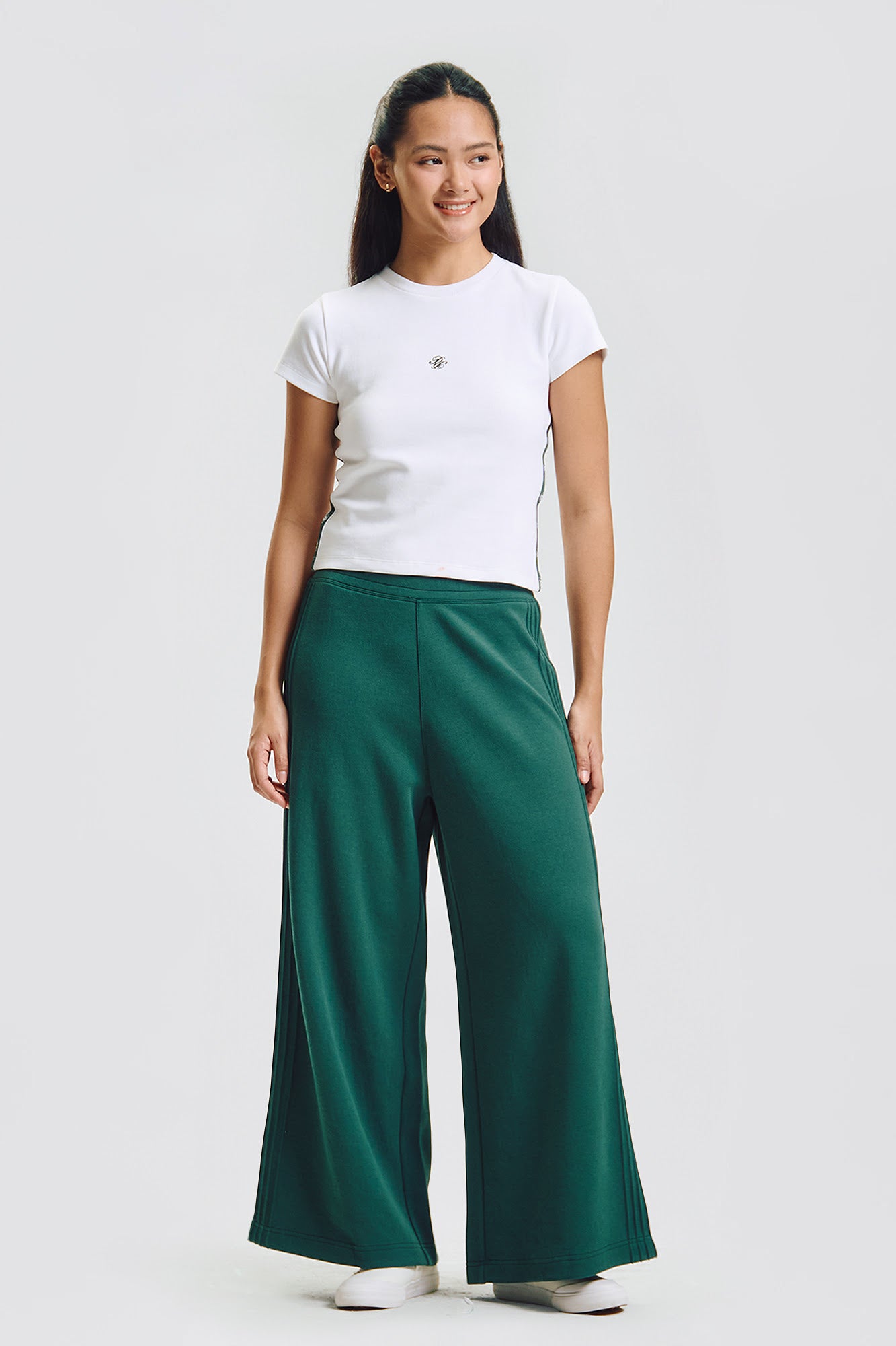 994857-Off White (1).jpg