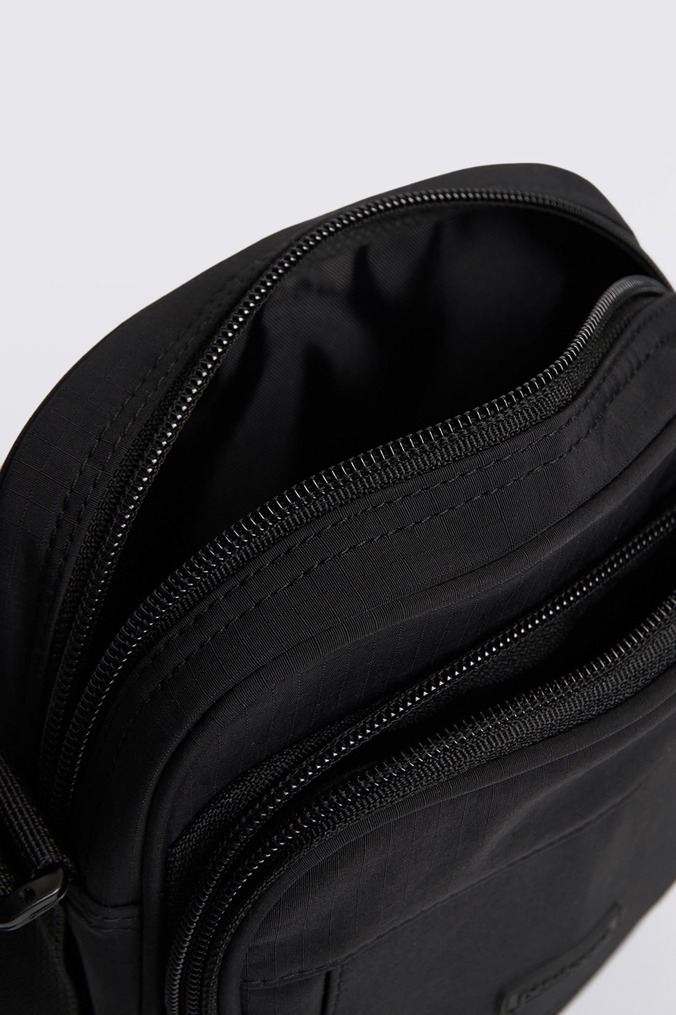 995020-Black (4).jpg