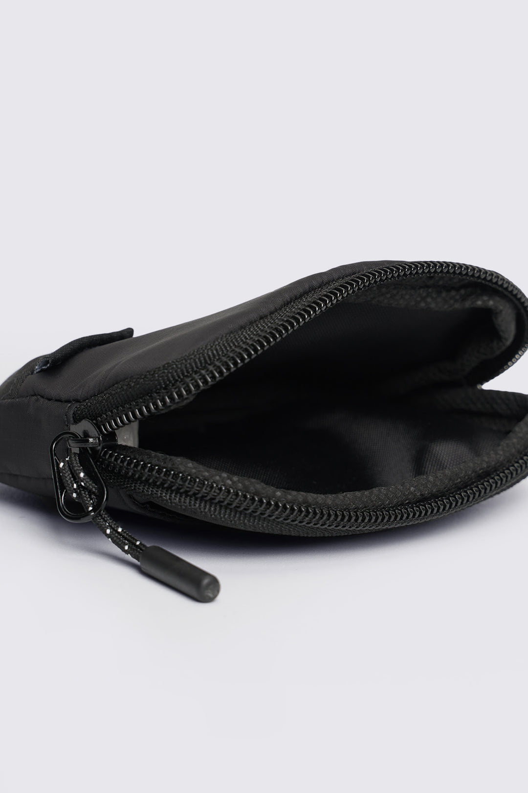 995026-Black (4).jpg