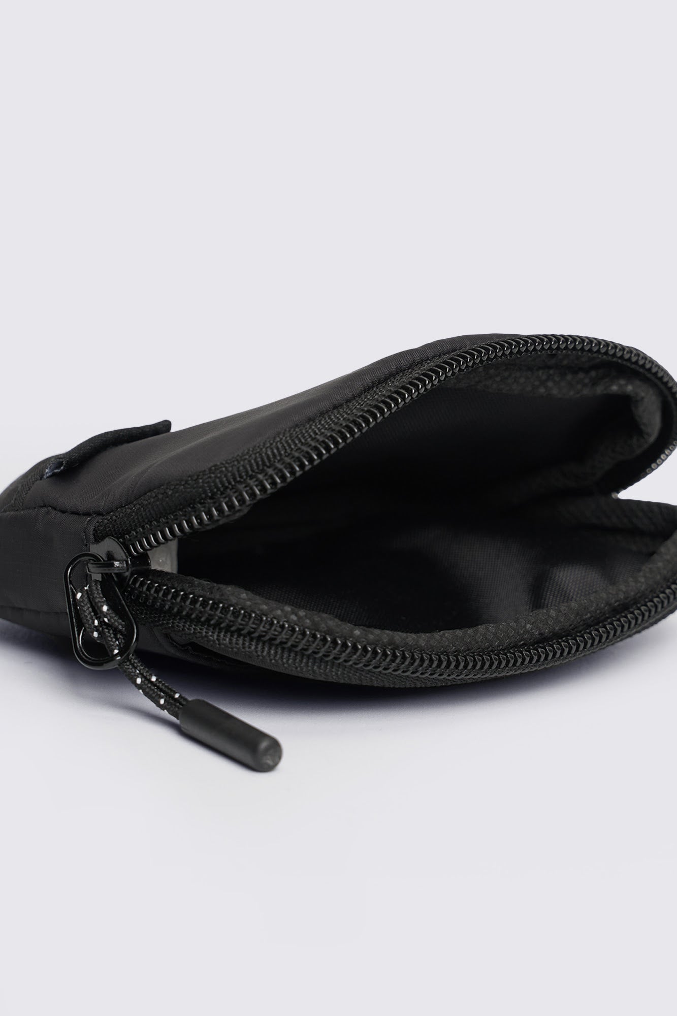 995026-Black (4).jpg