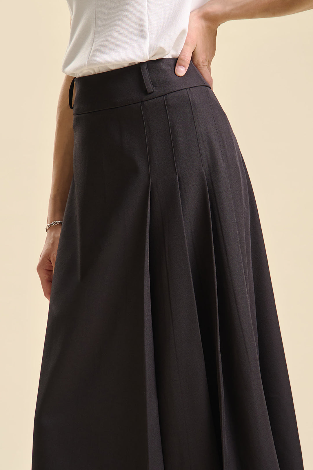 995086-Charcoal (2).jpg