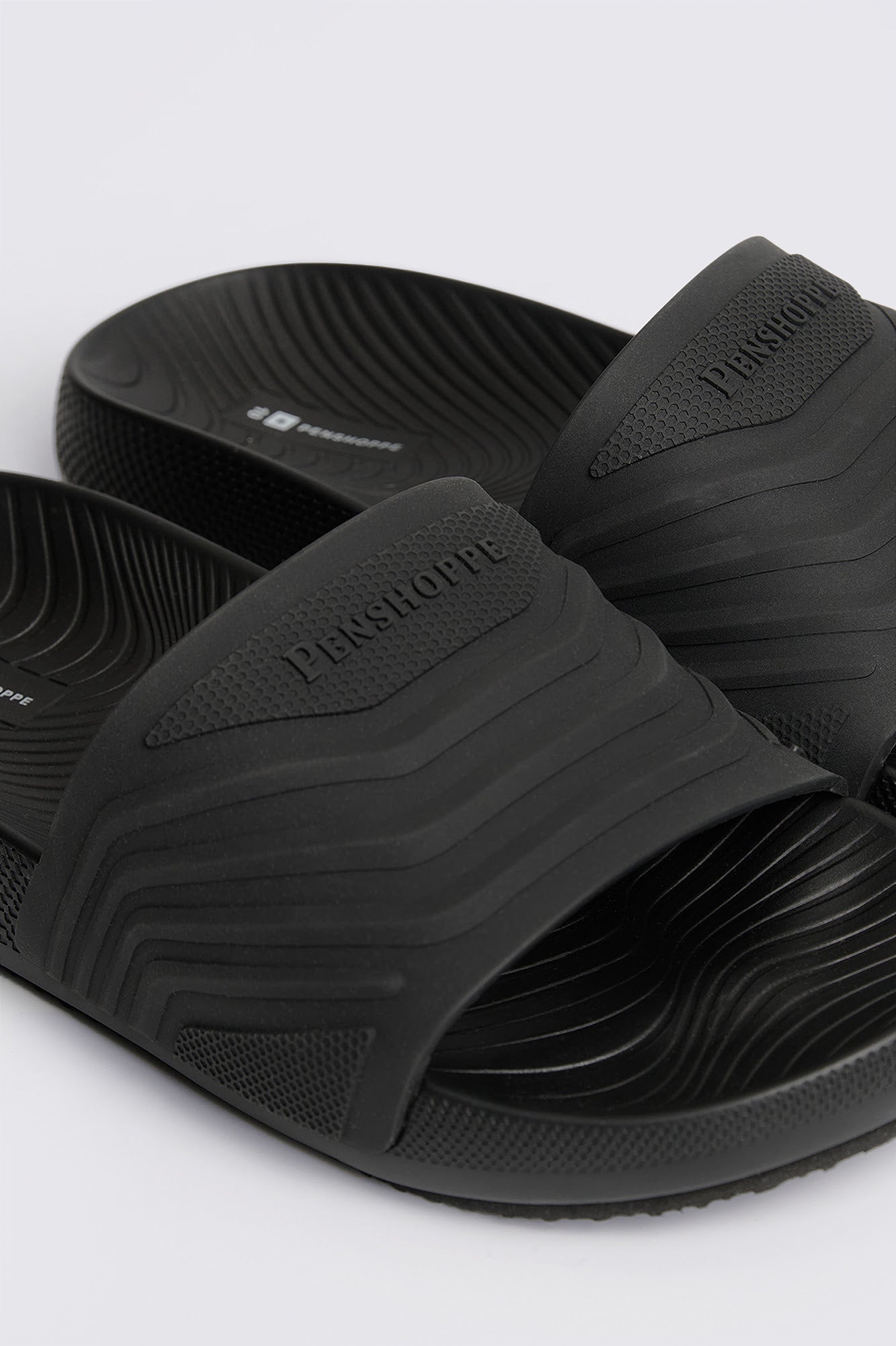 995136-Black (1).jpg