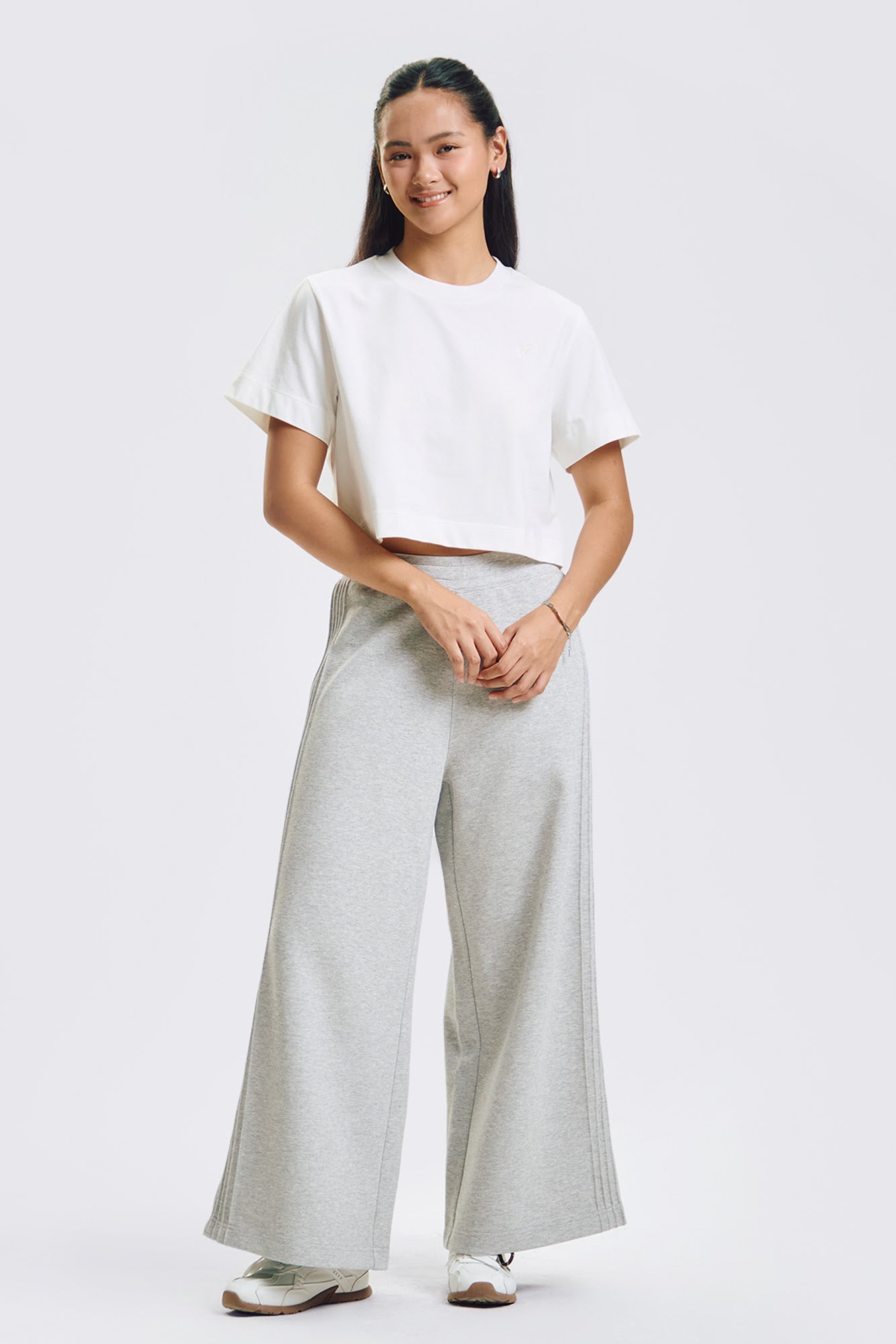 995191-Off White (1).jpg