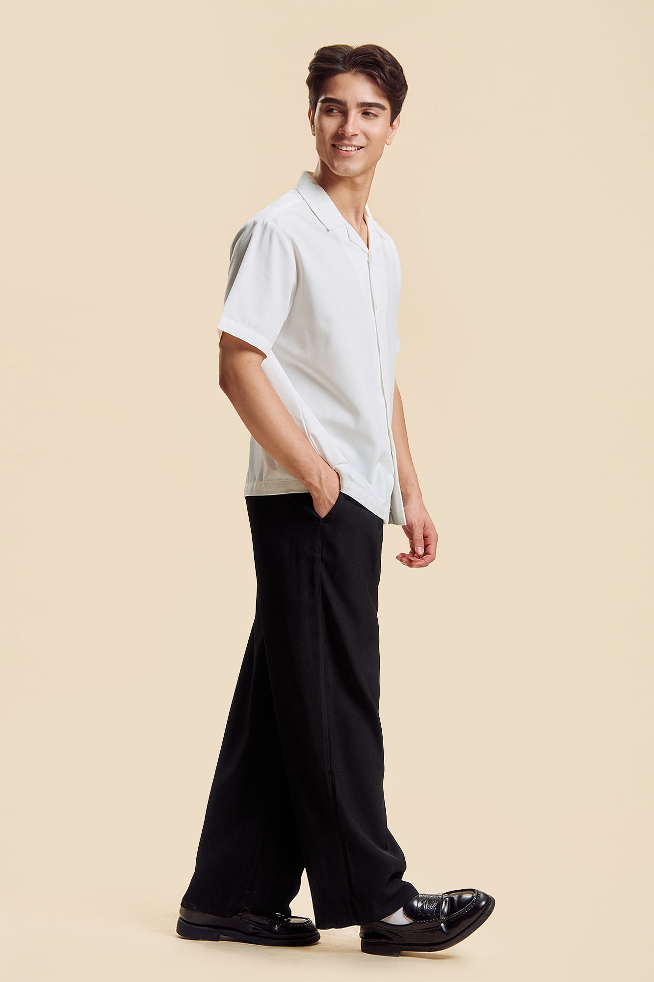 995290-Black (1).jpg