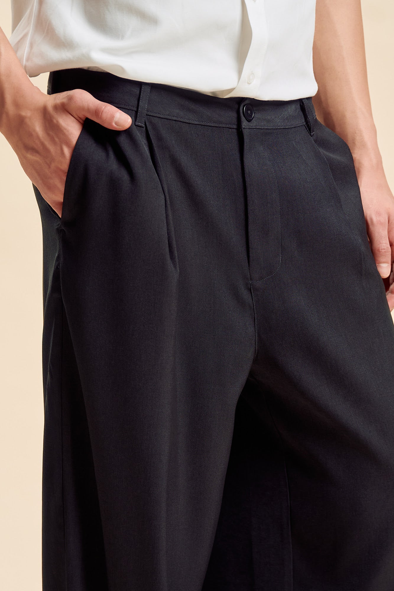 Drees Code Wide Fit Pleated Pants