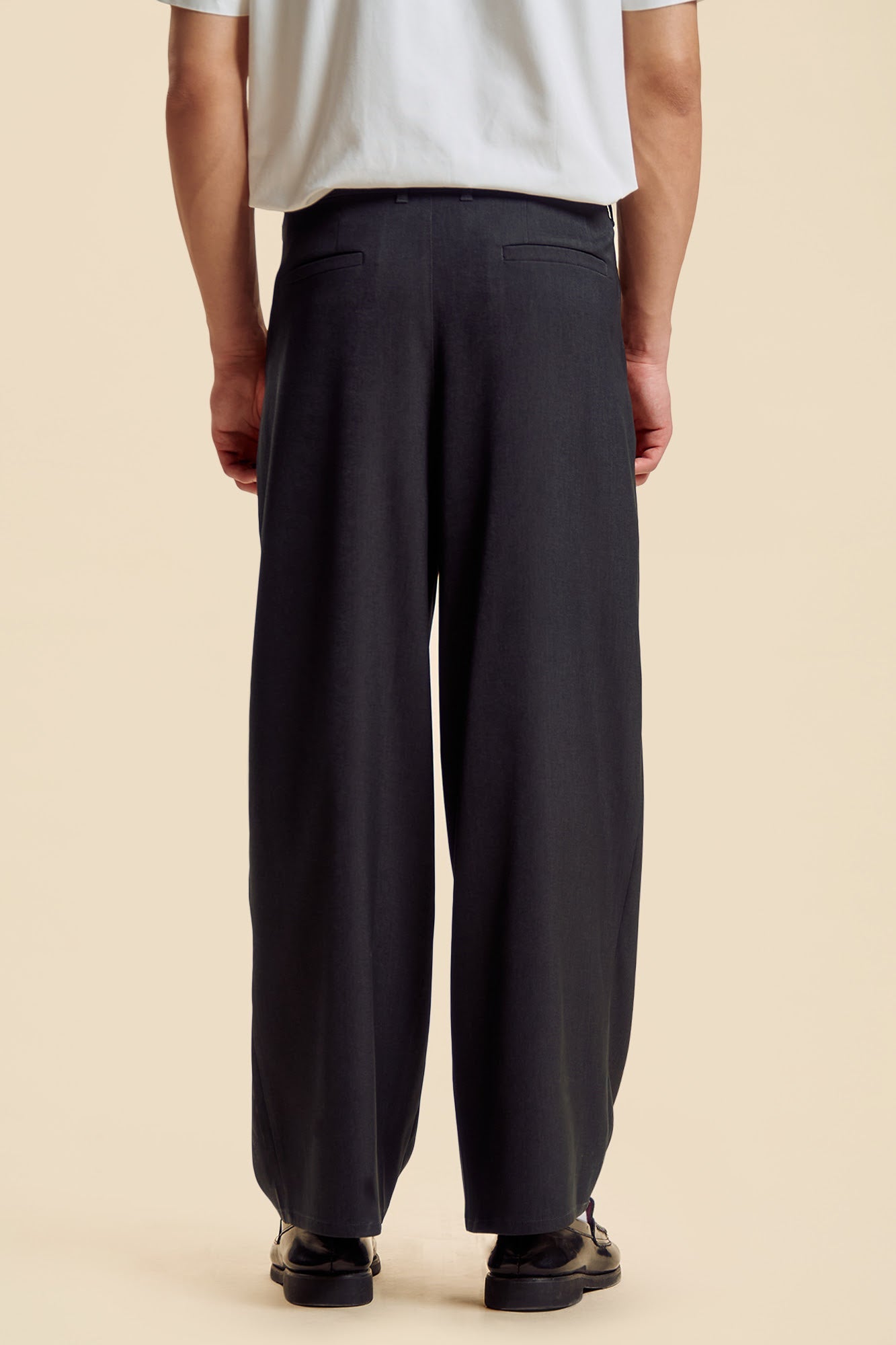 Drees Code Wide Fit Pleated Pants