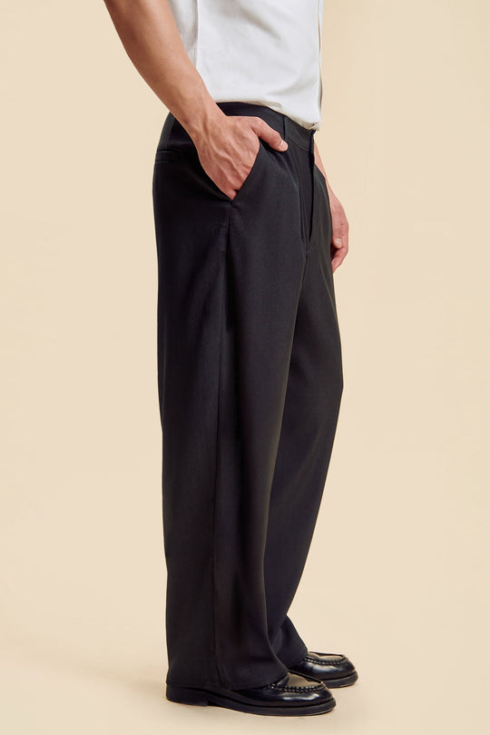Drees Code Wide Fit Pleated Pants
