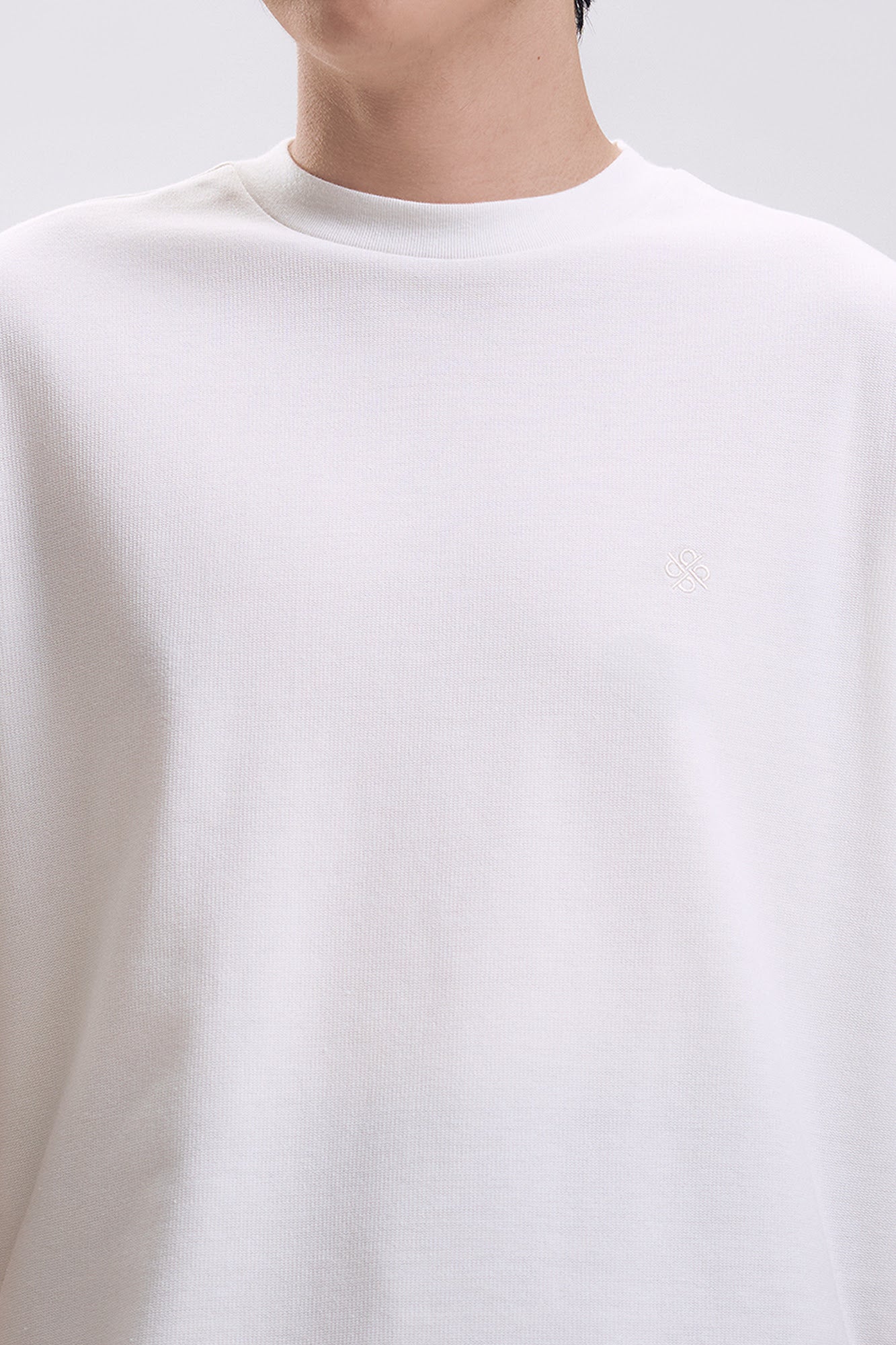 995339-Ivory (2).jpg