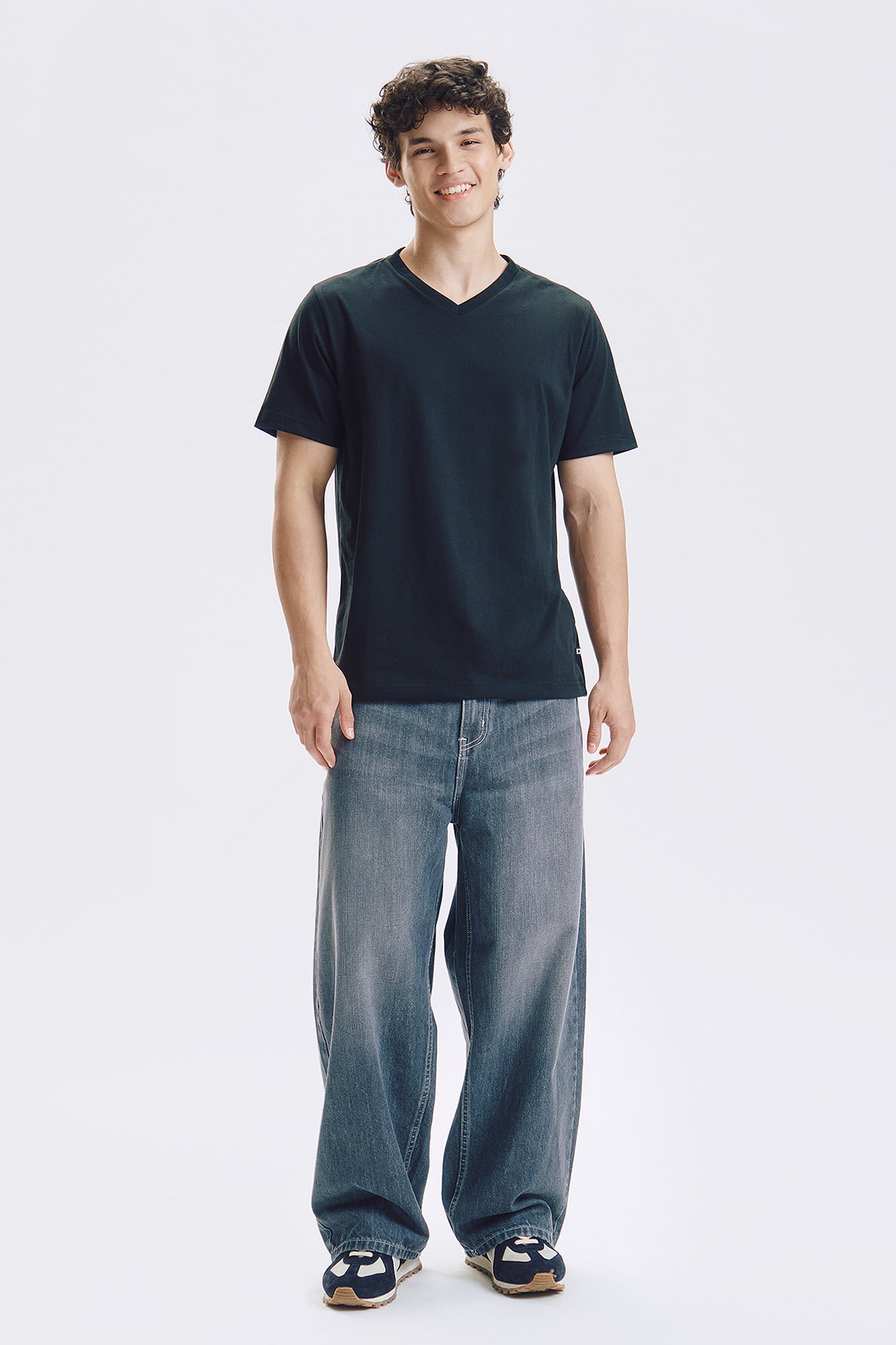 995397-Black (1).jpg