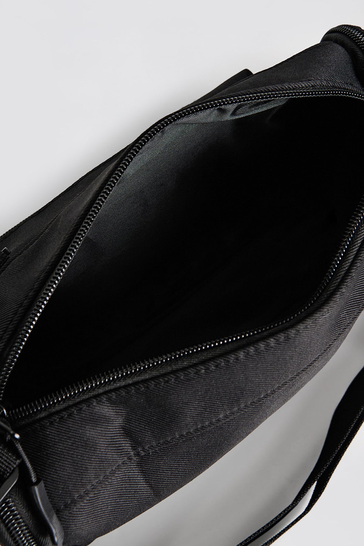 995677-Black (2).jpg