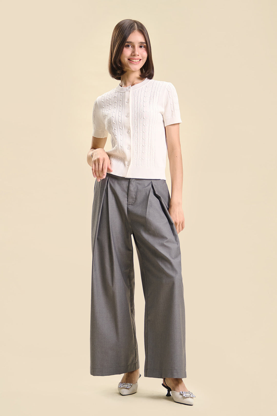 995916-Off White (1).jpg