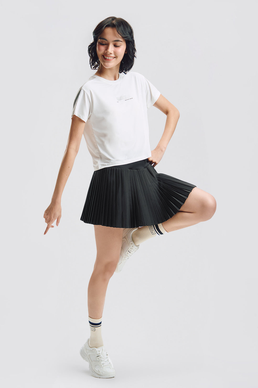 996294-Off White (1).jpg