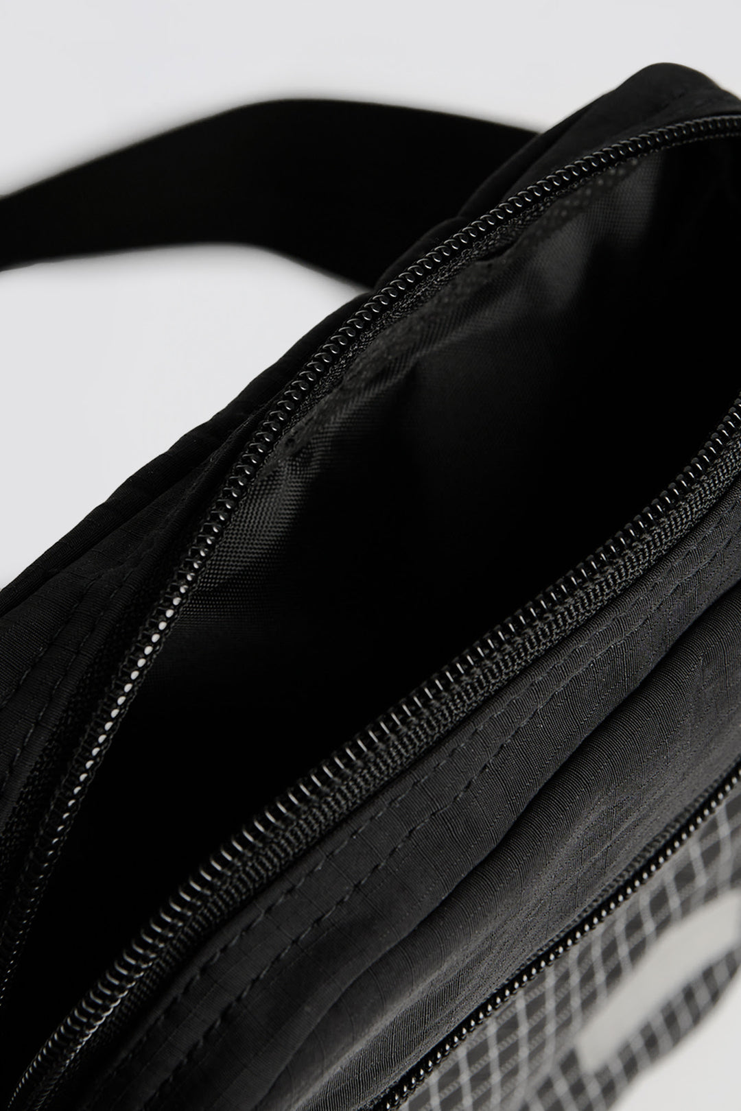 996318-Black (1).jpg