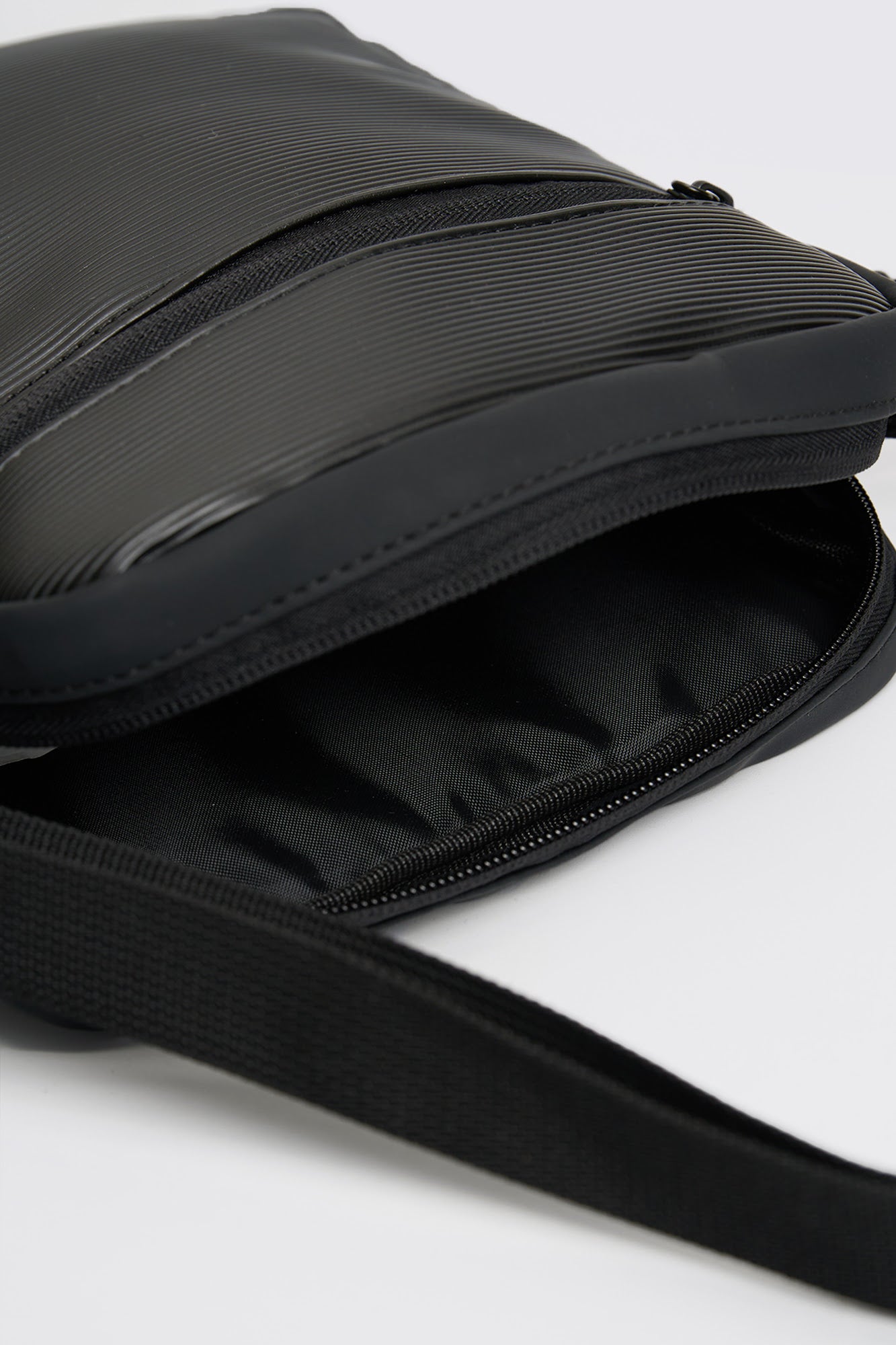 996365-Black (1).jpg