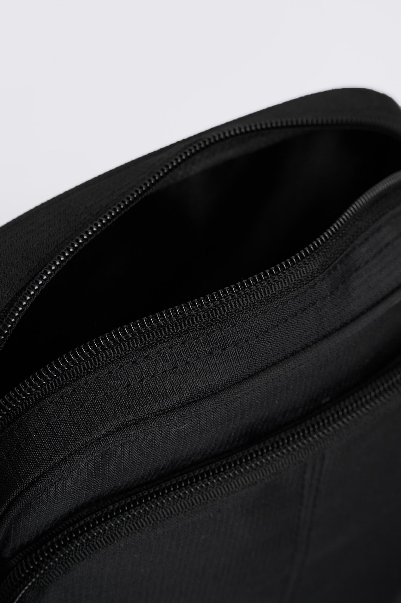 996733-Black (1).jpg