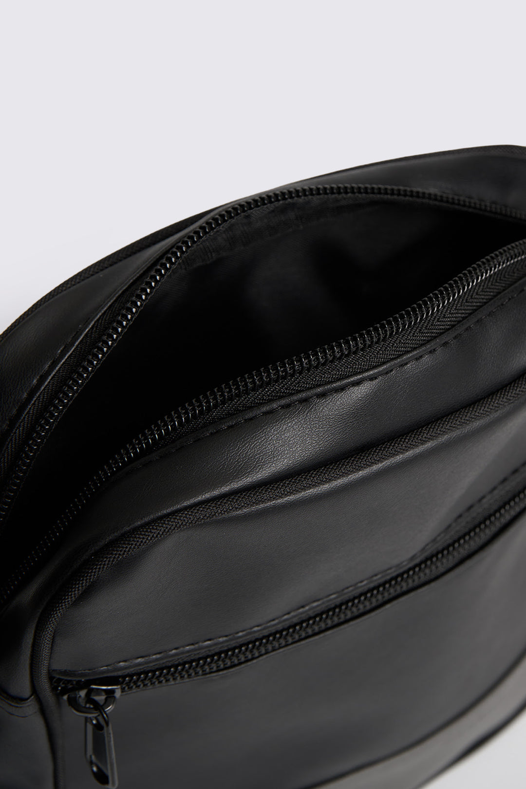 996773-Black (1).jpg