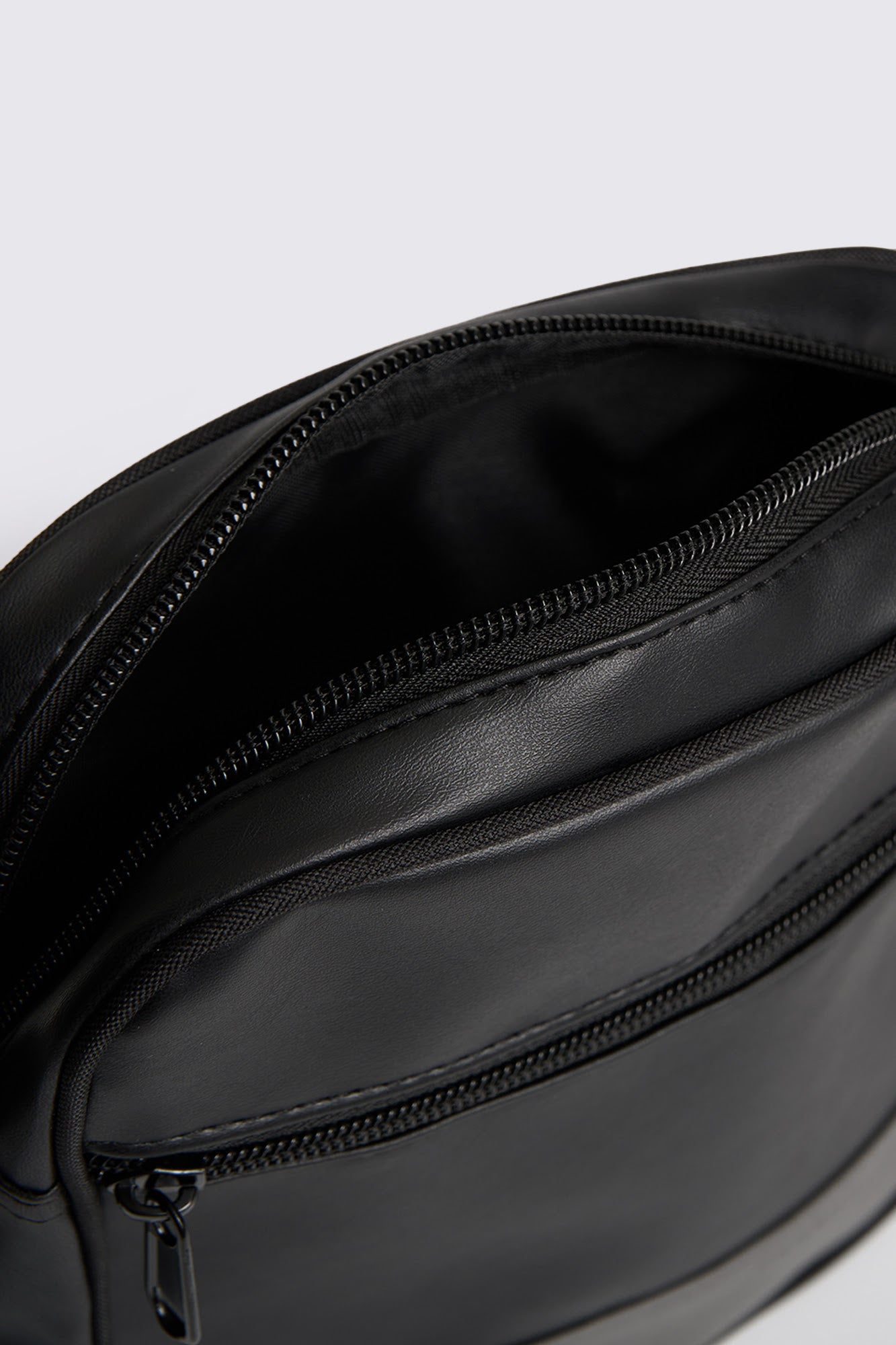 996773-Black (1).jpg