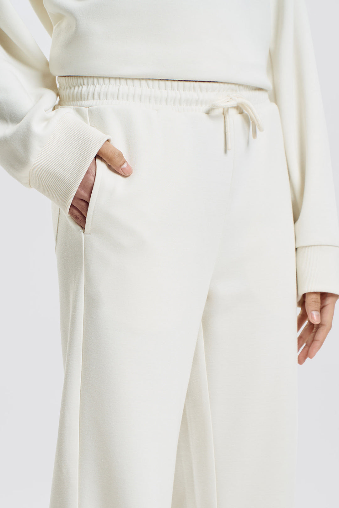 998506-Ivory (1).jpg