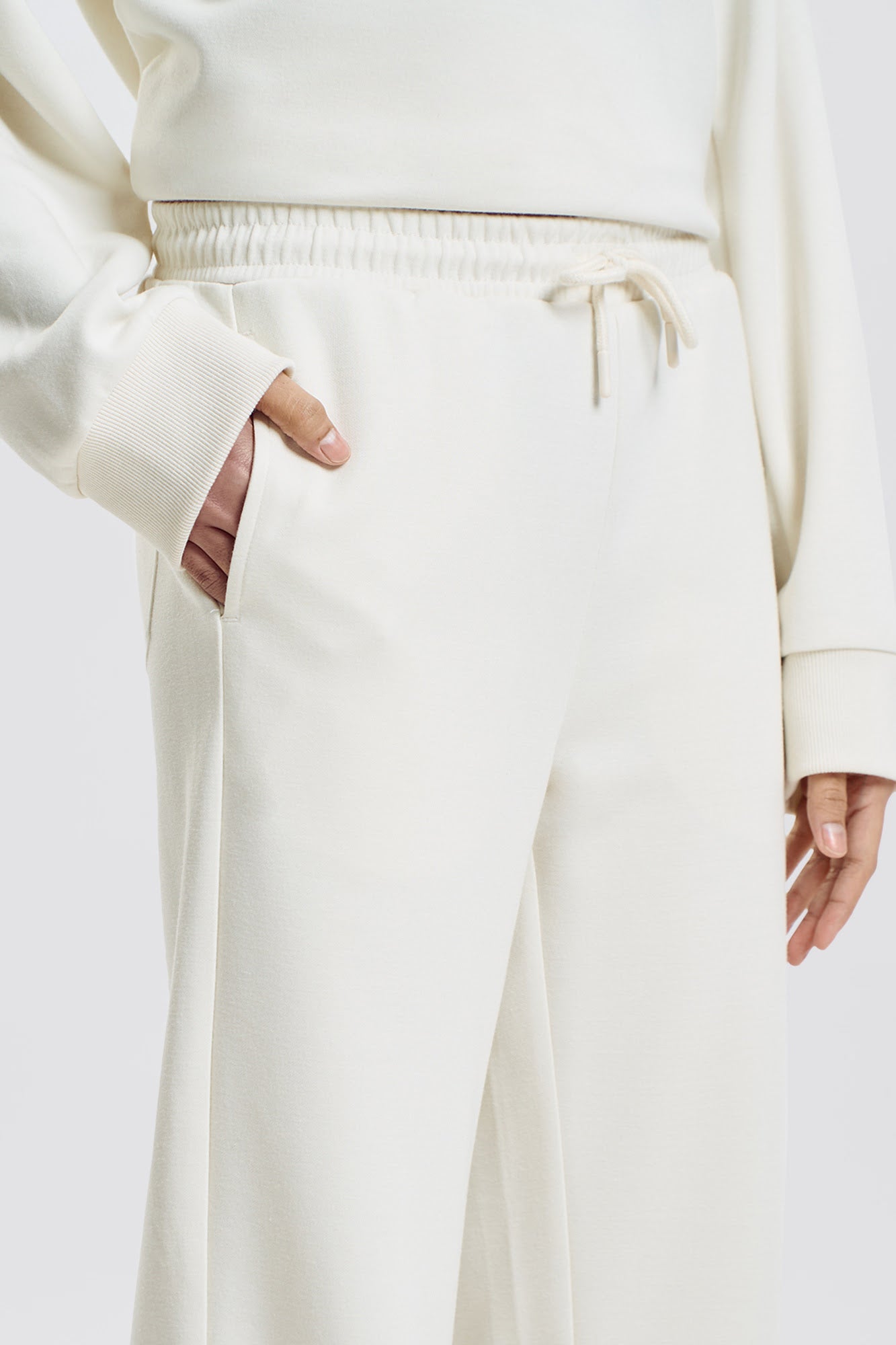 998506-Ivory (1).jpg