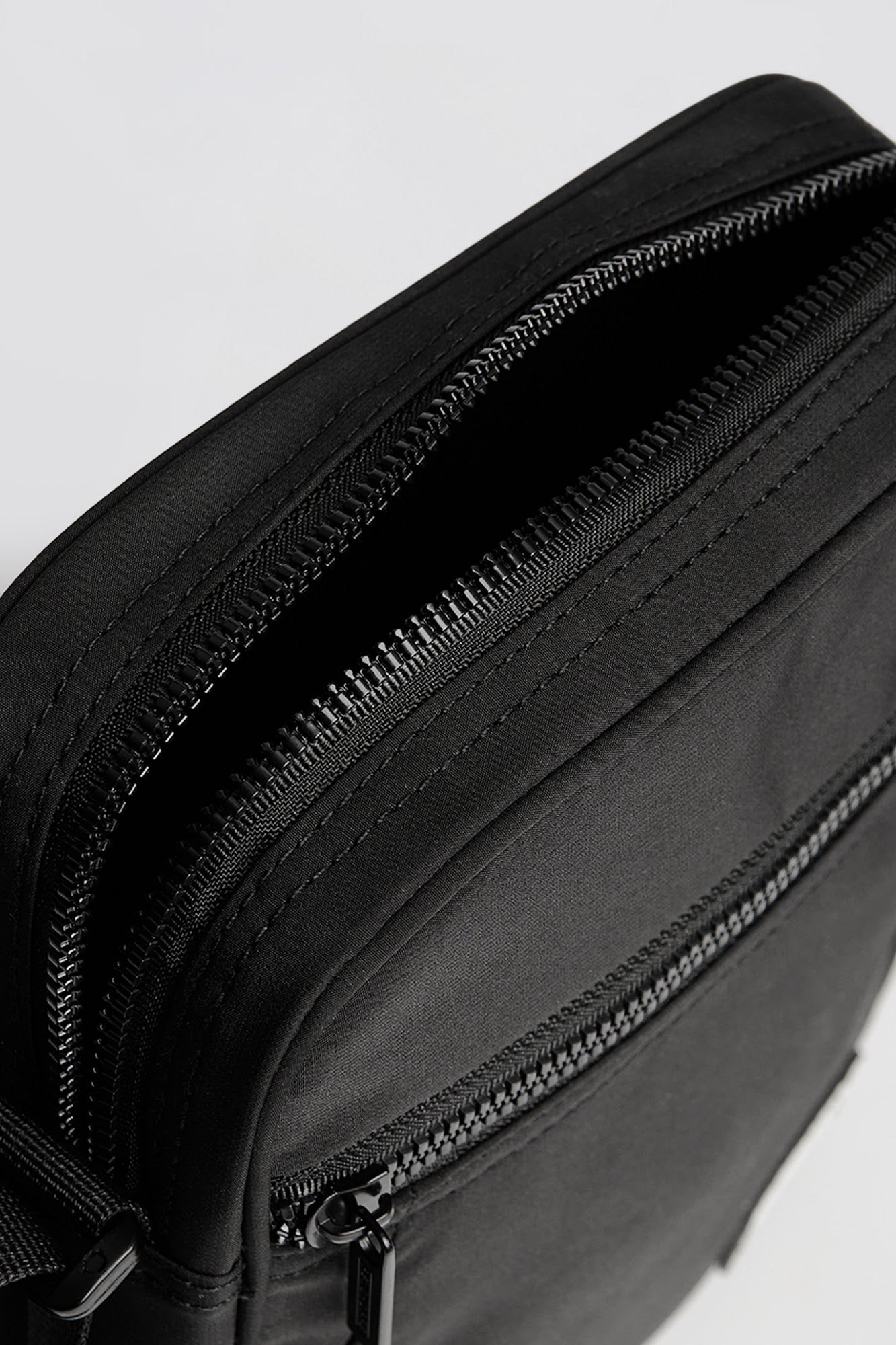 999613-Black (4).jpg