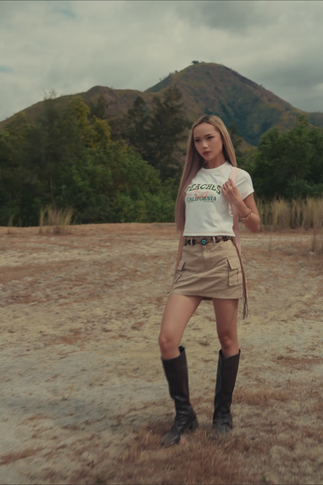 Peaches Slim Raglan Graphic T-Shirt