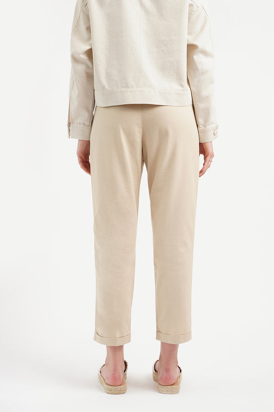 Chic Fit Linen Pull-On Trousers